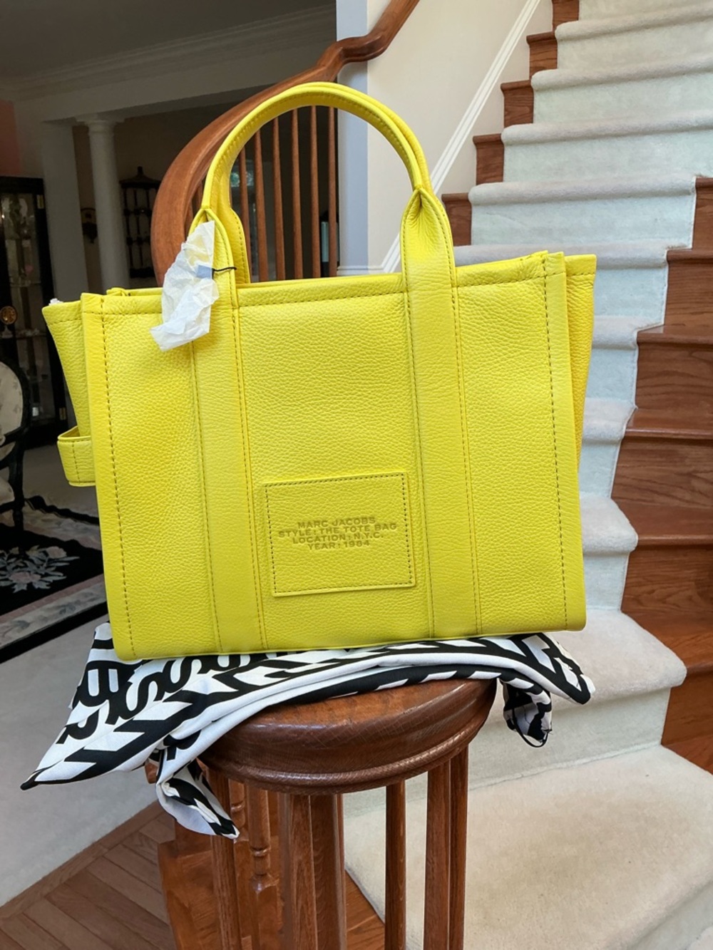 NWT MARC JACOBS CUSTOM PAINTED PARROT YELLOW MEDIUM LEATHER TOTE BAG - Picture 6 of 16